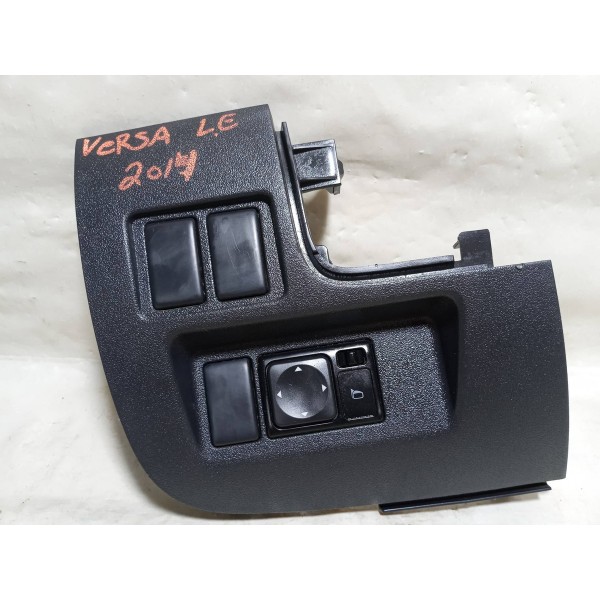 Moldura Botão Regulador Retrovisor Nissan Versa 2014