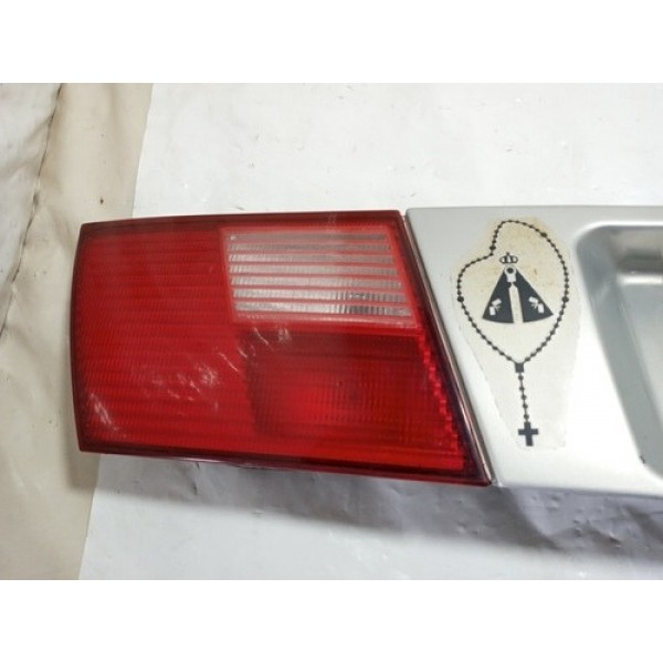 Aplique Placa Traseiro Lanternas Vw Santana 2004 2.0 8v