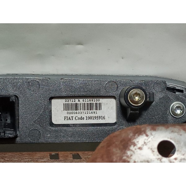 Moldura Acabamento Radio Botao Alerta Fiat Punto 2012