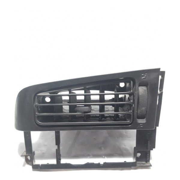 Moldura Com Difusor De Ar Esquerdo Volkswagen Golf 1998.